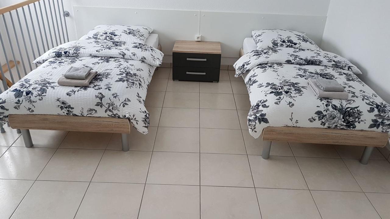 Studios Near Lycee Jean Mermoz Сен-Луи Экстерьер фото
