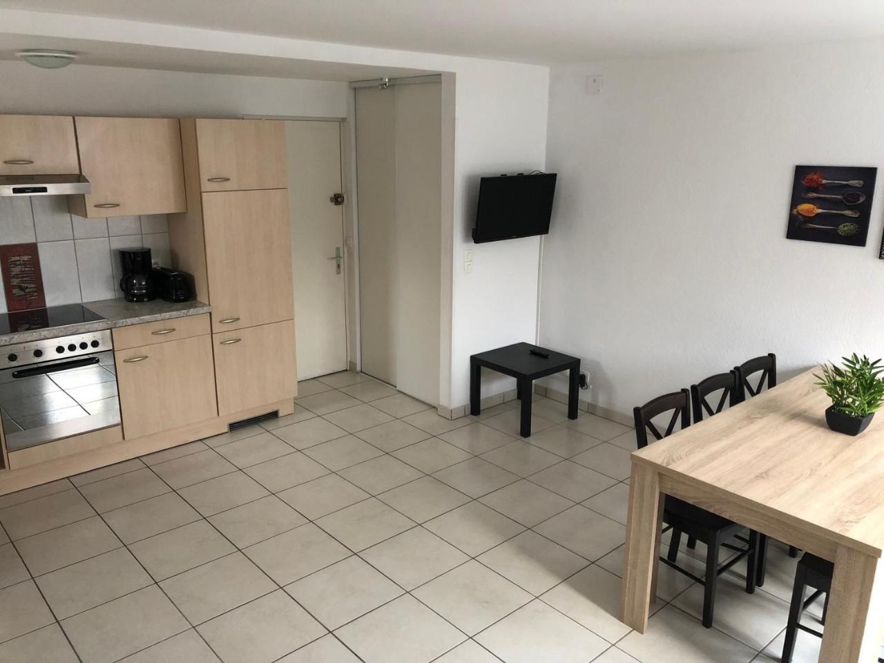 Studios Near Lycee Jean Mermoz Сен-Луи Экстерьер фото